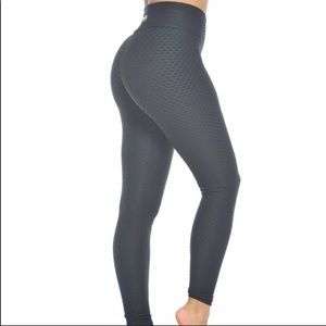 Booty by Brabants croco skin leggings!